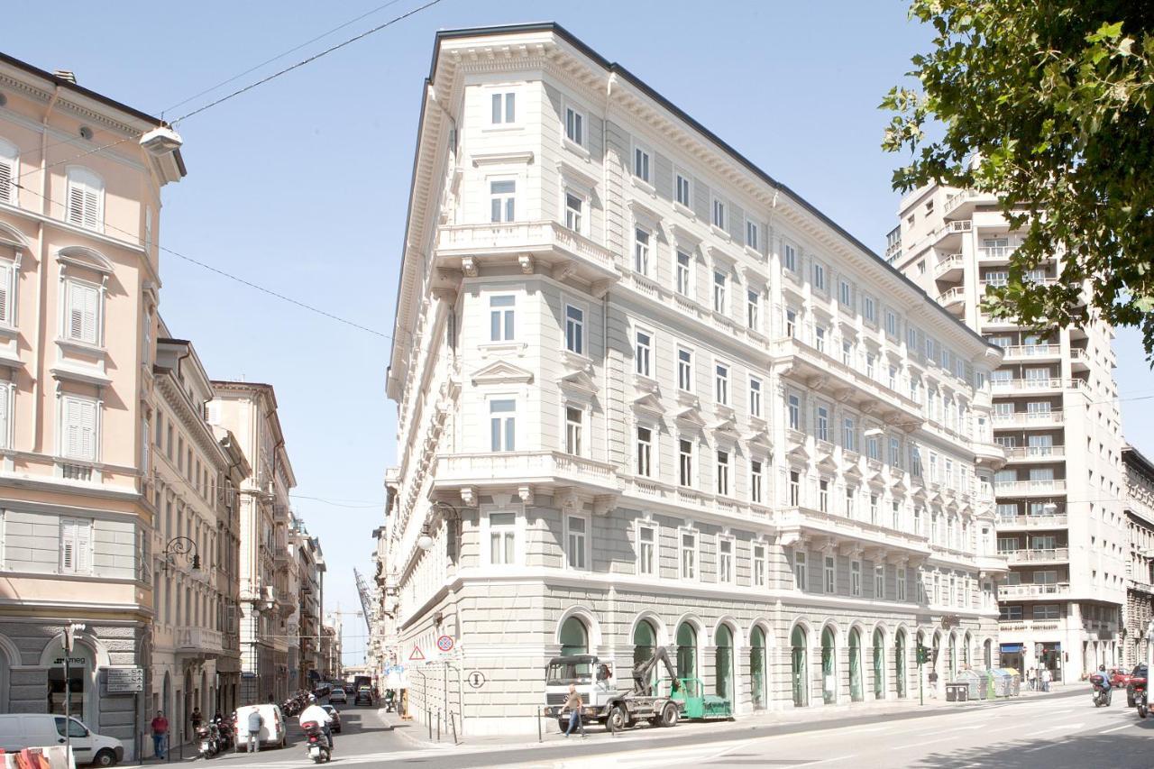 Palazzo Talenti 1907 Aparthotel Trieste Luaran gambar
